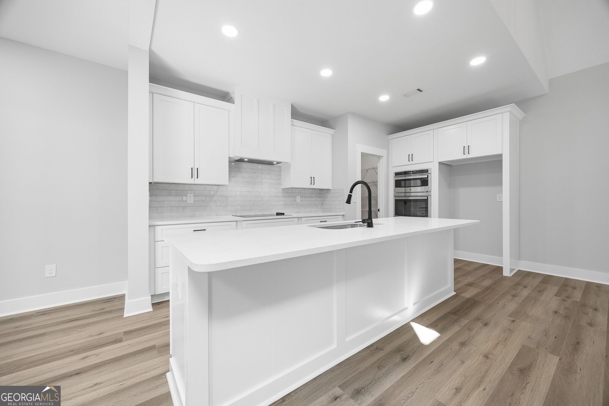 546 Harbour Shores