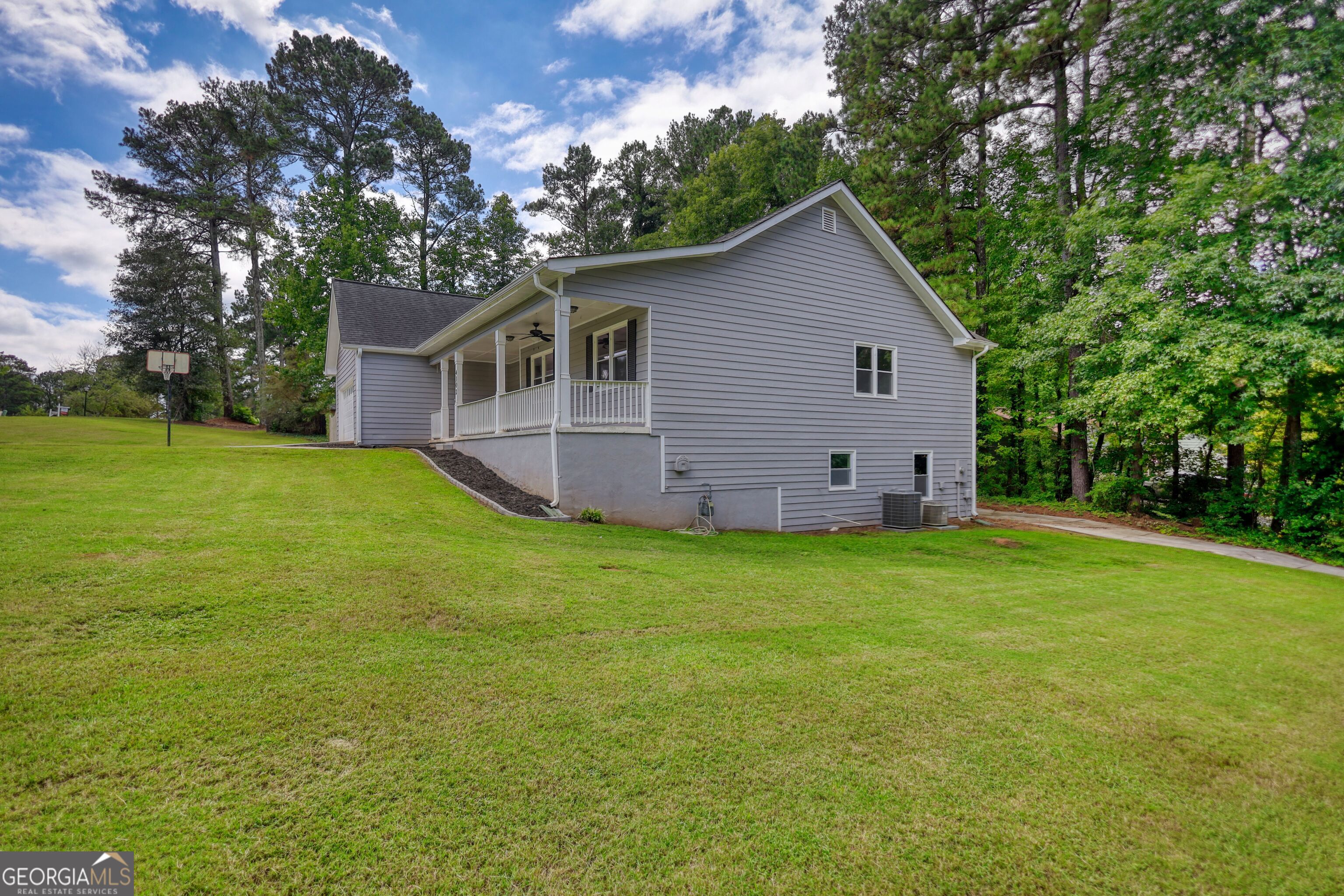 4302 Derbyshire Trace SE