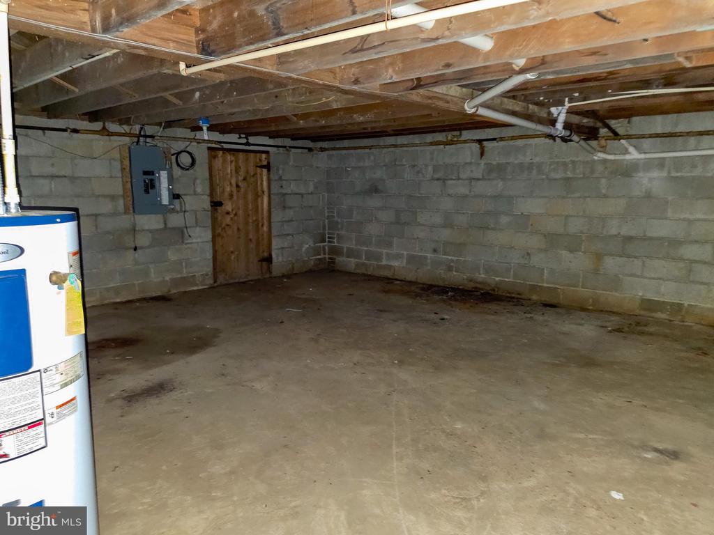 624 SADSBURY ROAD