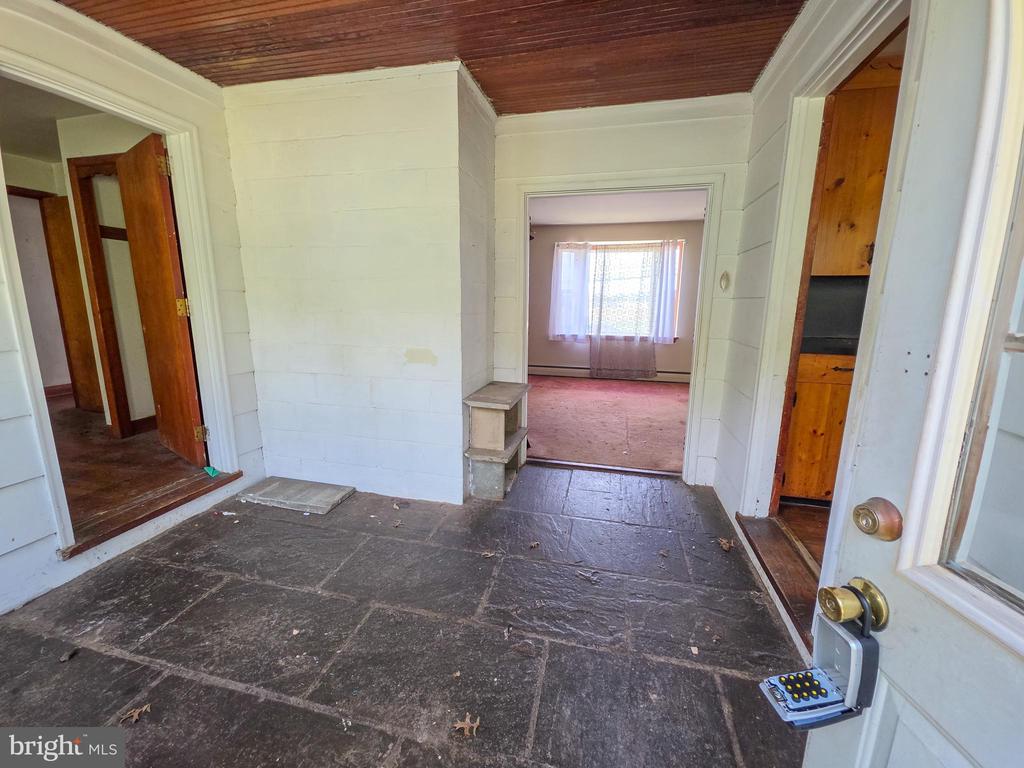 624 SADSBURY ROAD