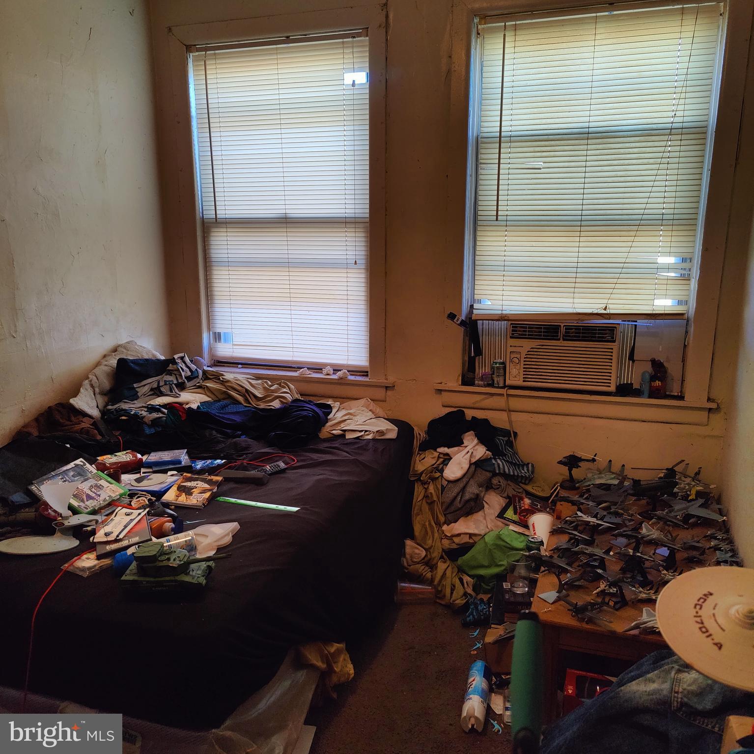 1541 S LINDENWOOD STREET