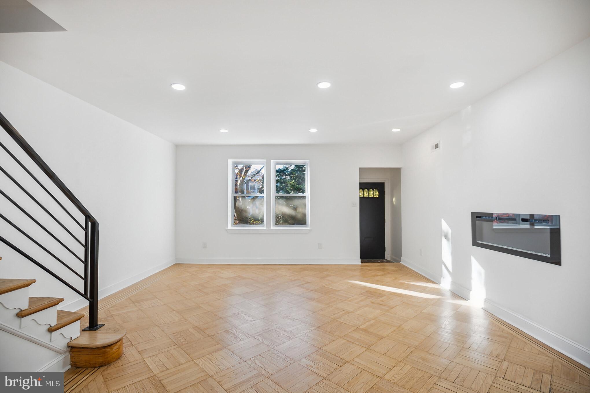 1627 Conlyn STREET
