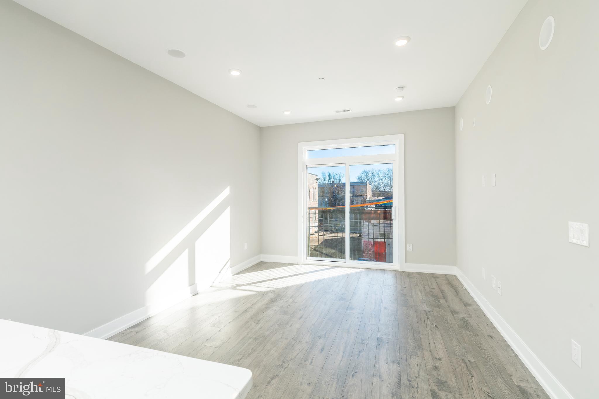 2209-11 N Broad St #303