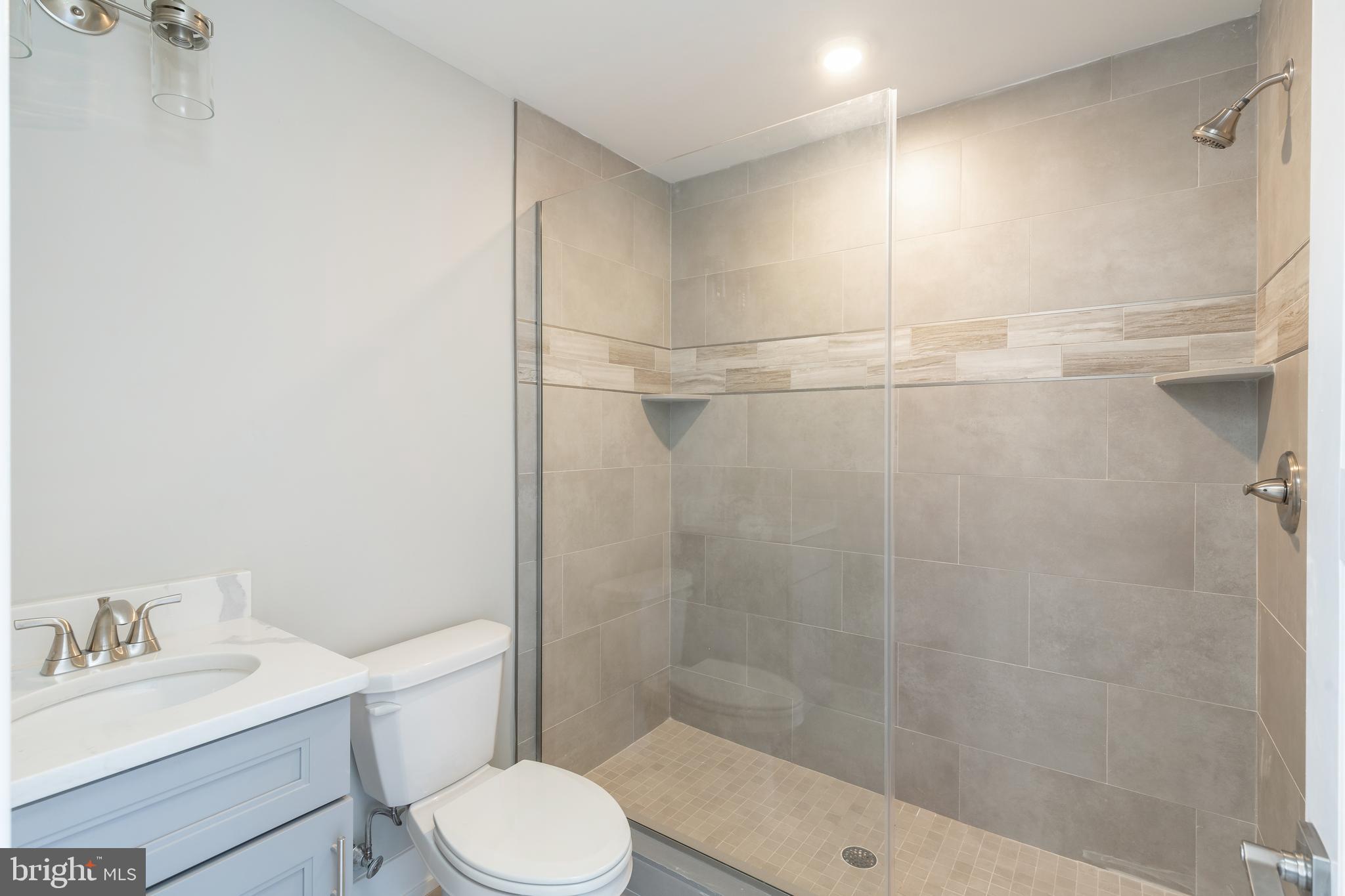 2209-11 N Broad St #303