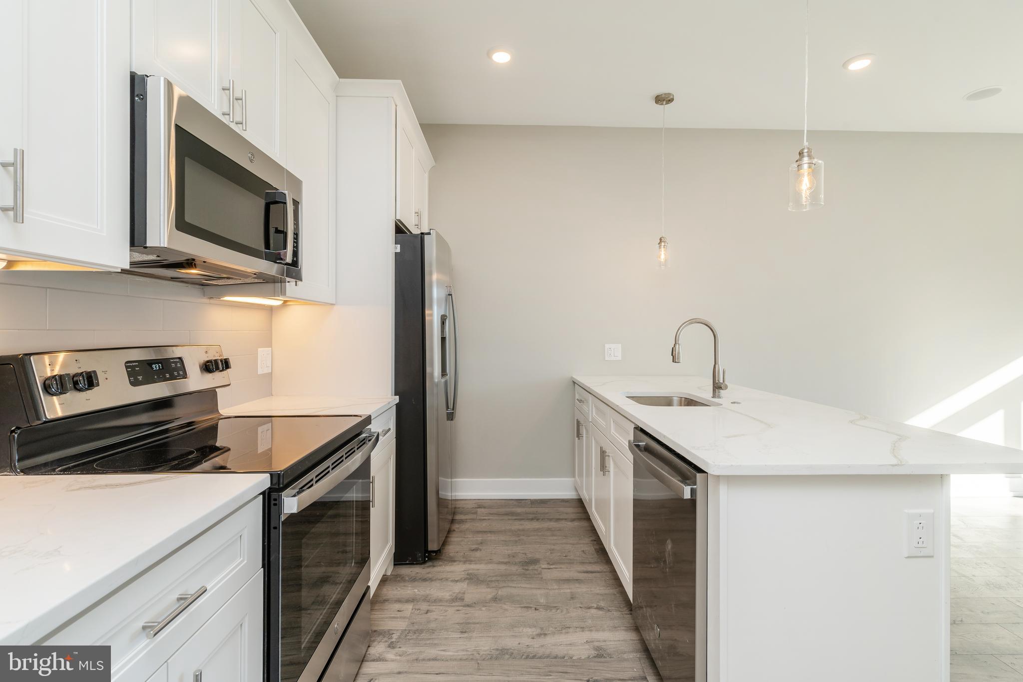 2209-11 N Broad St #303