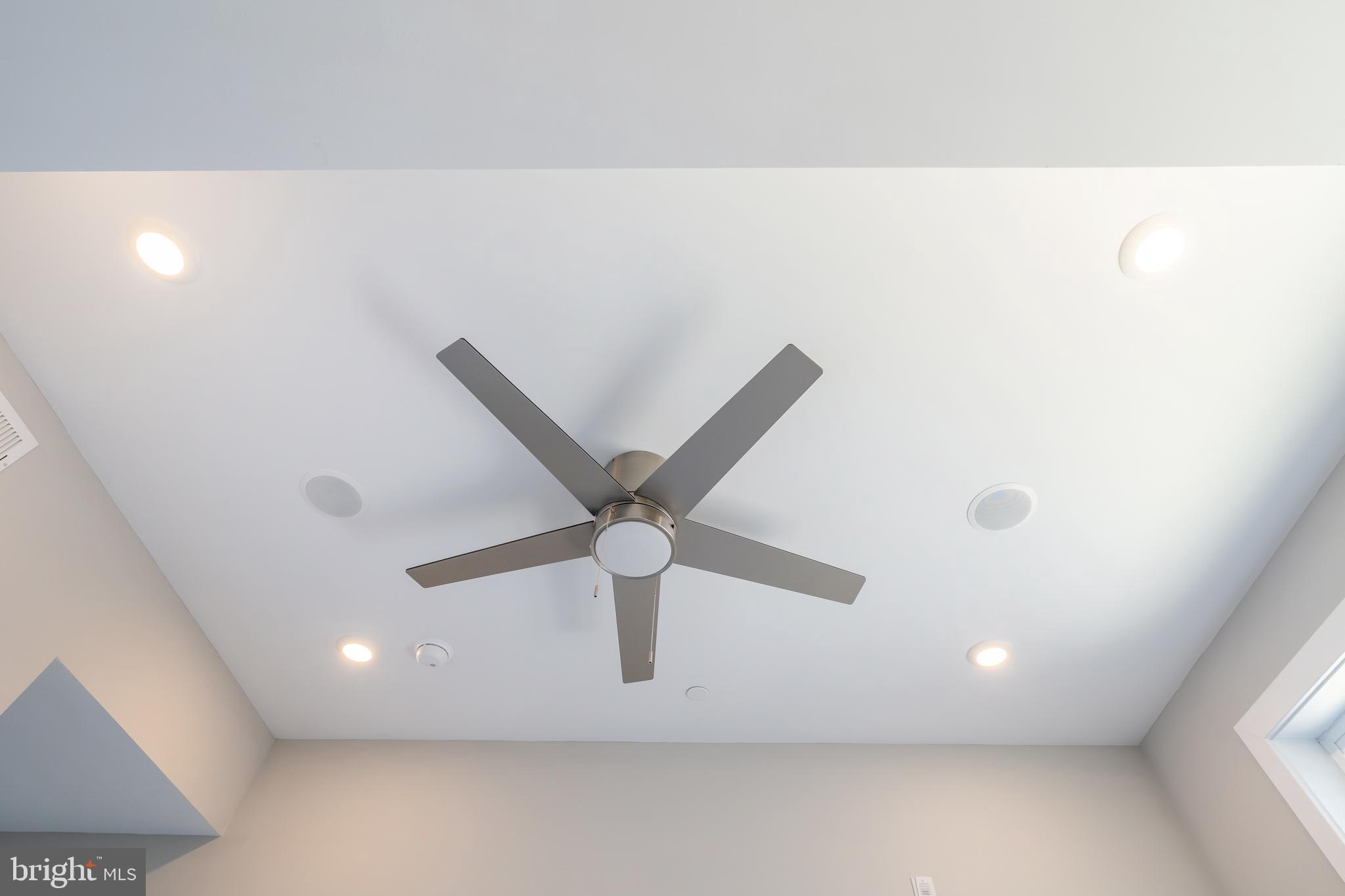 2209-11 N Broad St #303