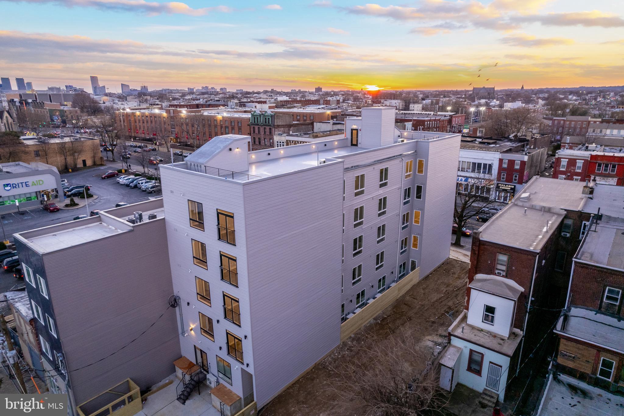 2209-11 N Broad St #303