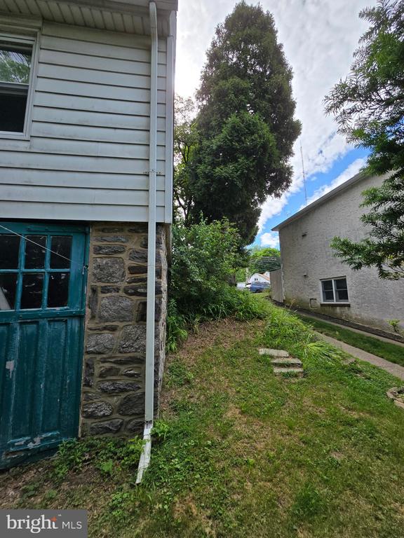 300 Dearnley St