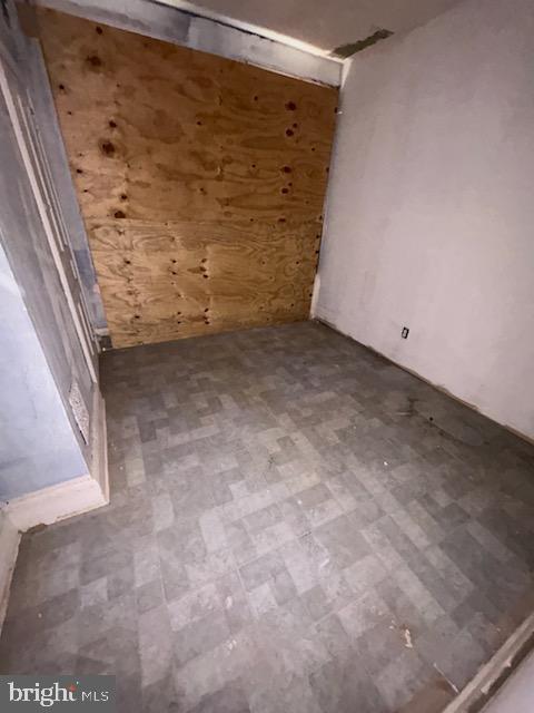 2410 N GARNET STREET