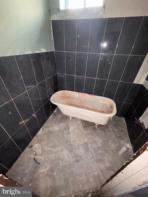 2410 N GARNET STREET