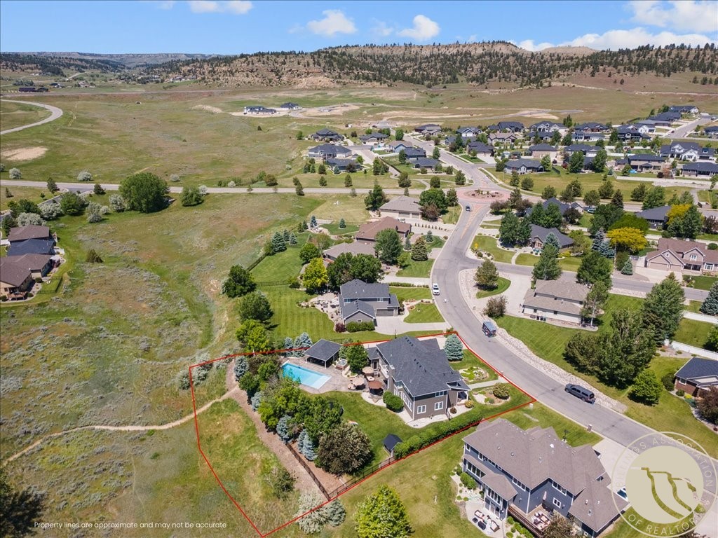 3976 Woodcreek DRIVE