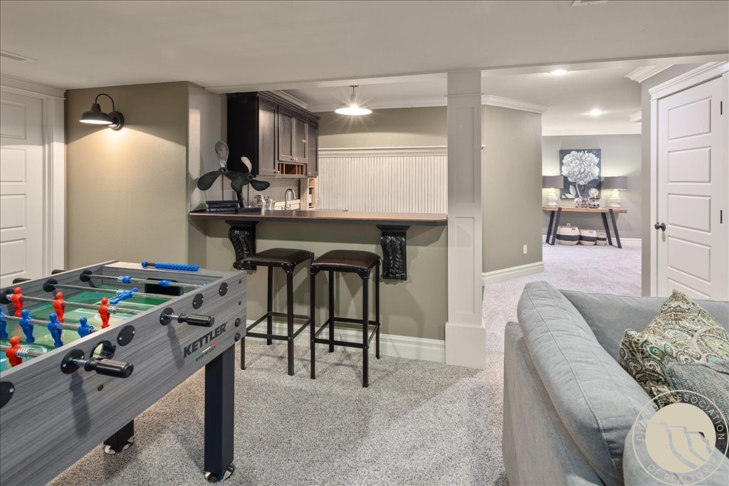 3976 Woodcreek DRIVE