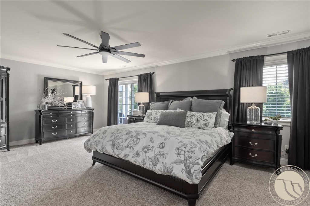 3976 Woodcreek DRIVE