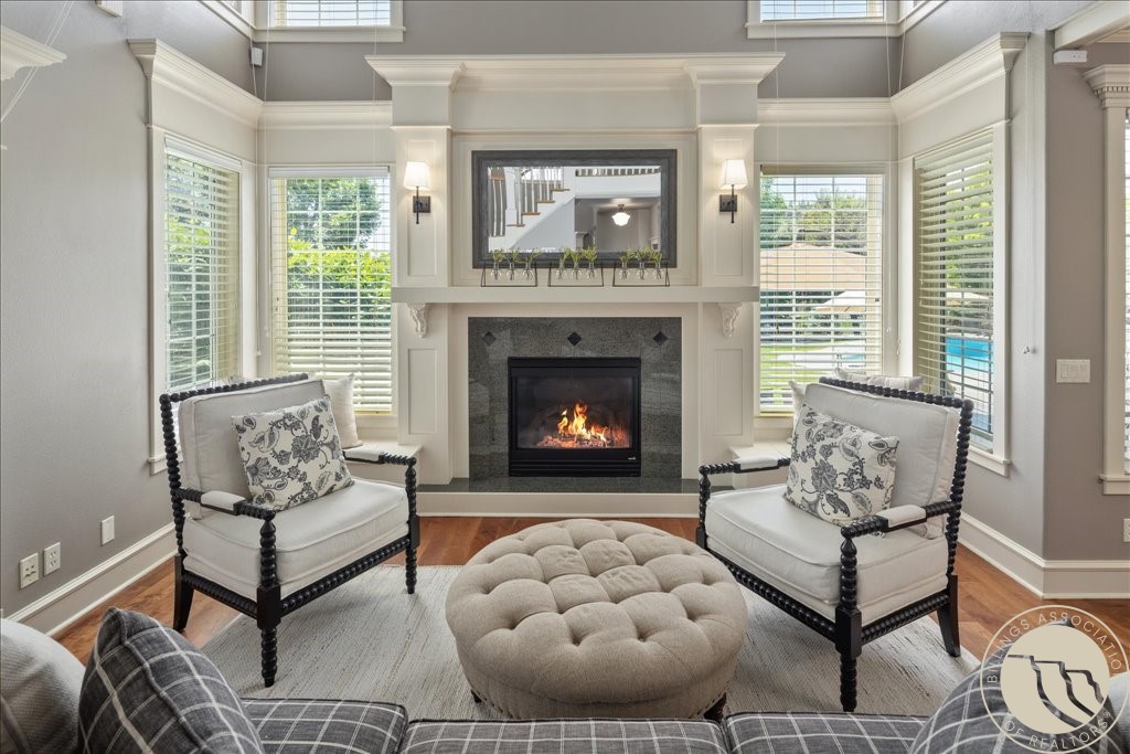 3976 Woodcreek DRIVE