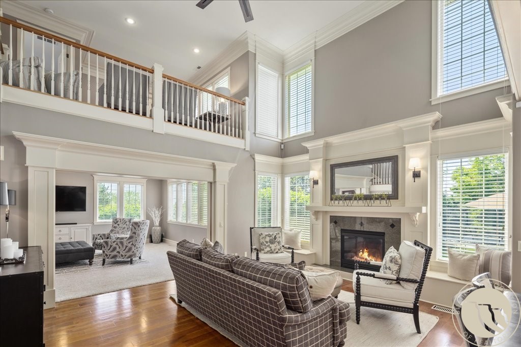 3976 Woodcreek DRIVE