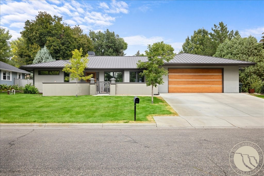 1833 Iris Lane