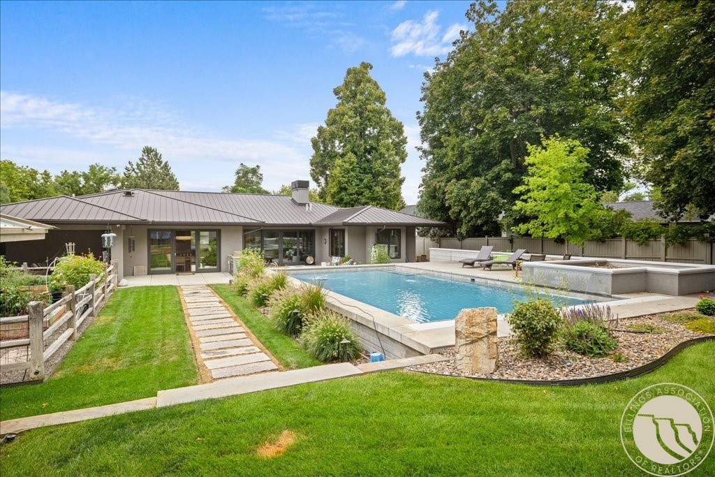 1833 Iris Lane