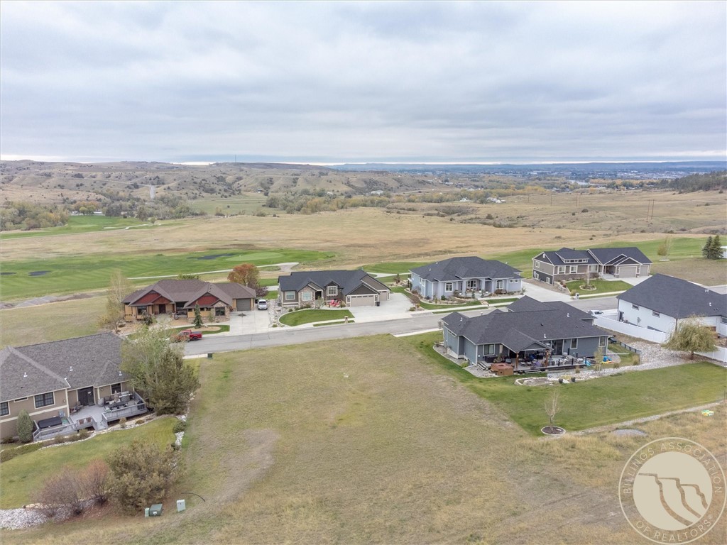 2433 Glengarry LANE