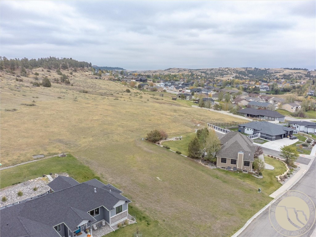 2433 Glengarry LANE