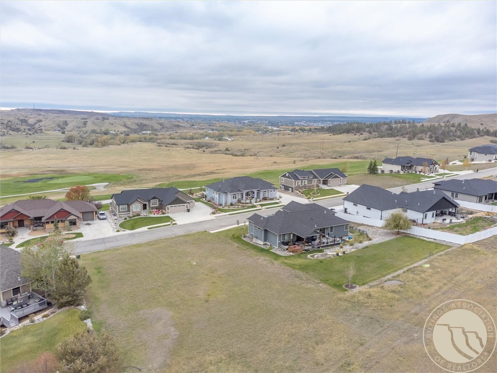 2433 Glengarry LANE