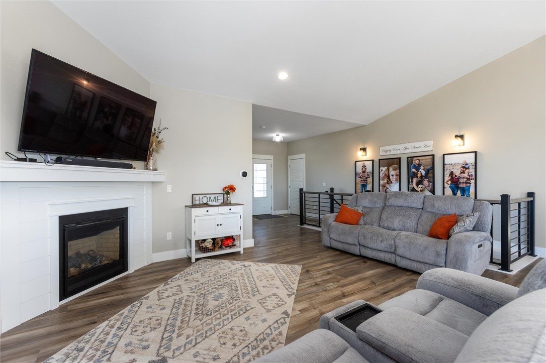 4960 Whisper Way