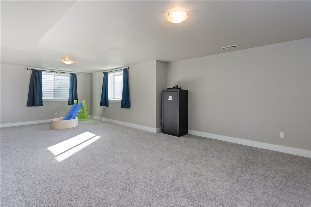 4960 Whisper Way