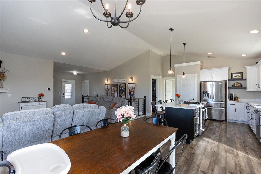4960 Whisper Way