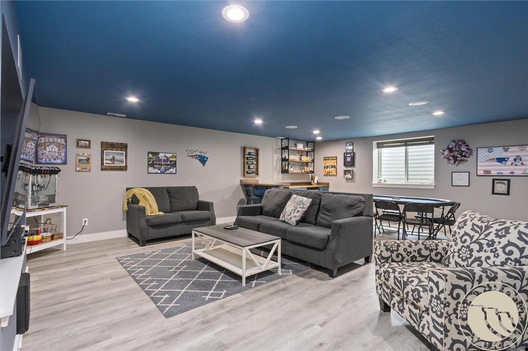 1709 Walker Lane