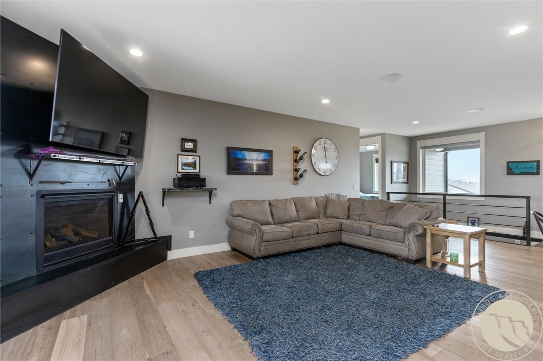 1709 Walker Lane