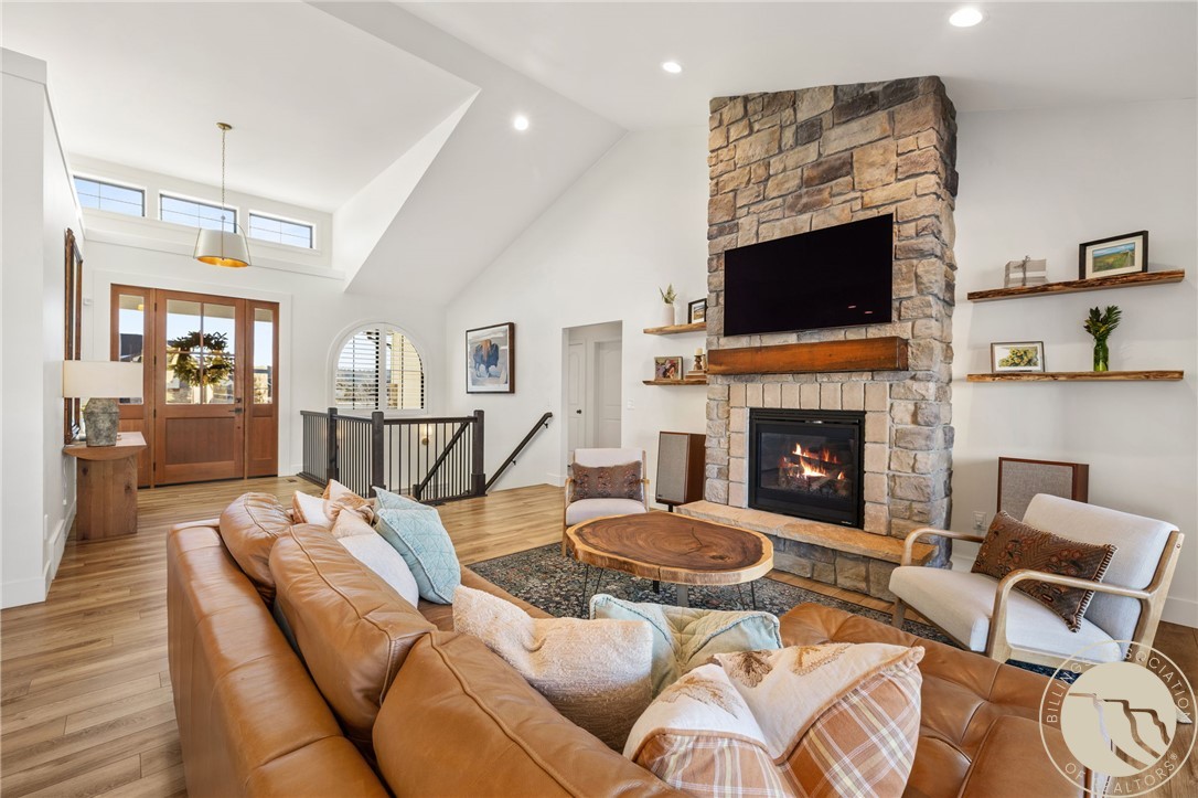 6125 Timbercove Drive