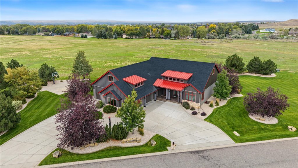 5978 Autumnwood Dr