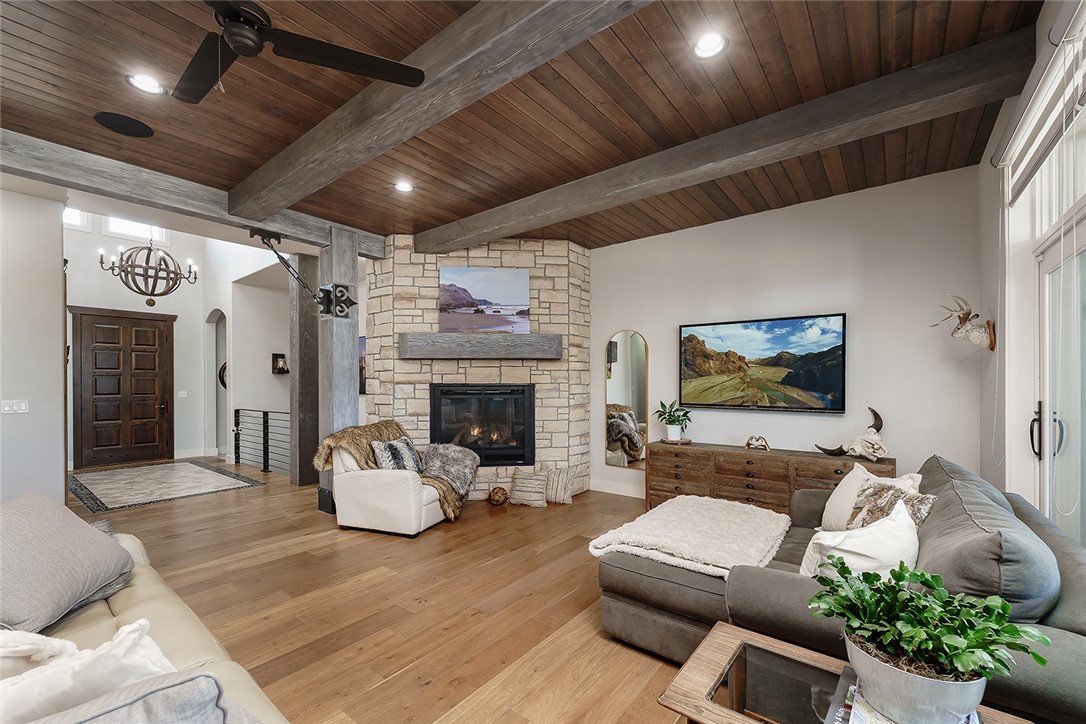 5978 Autumnwood Dr
