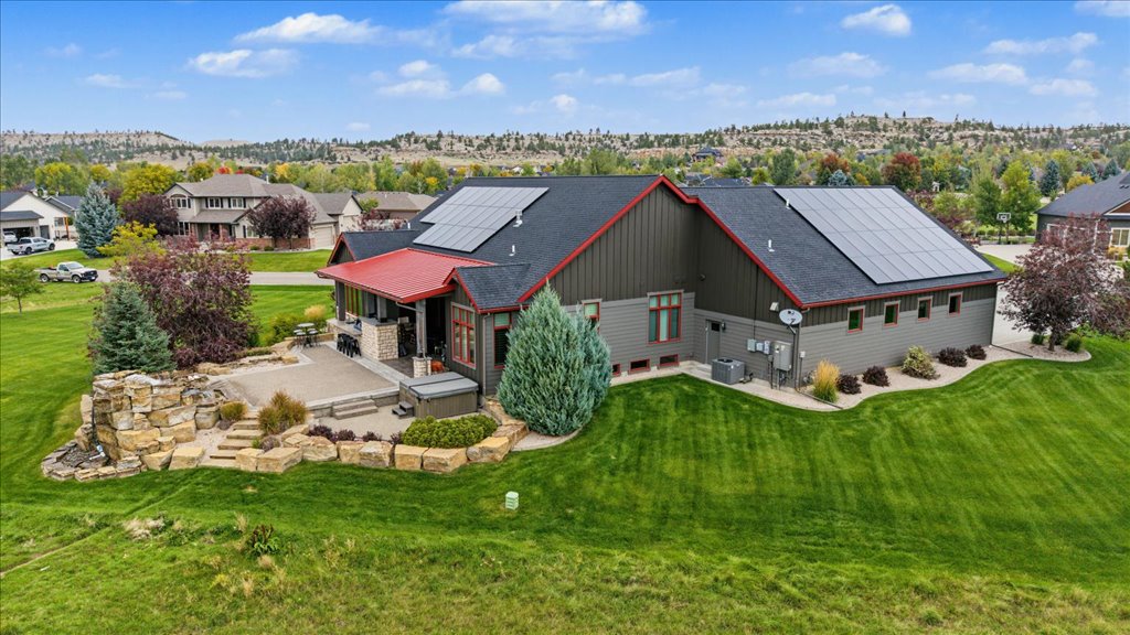5978 Autumnwood Dr