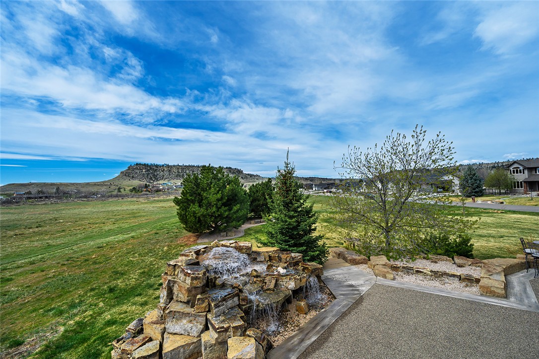 5978 Autumnwood Dr
