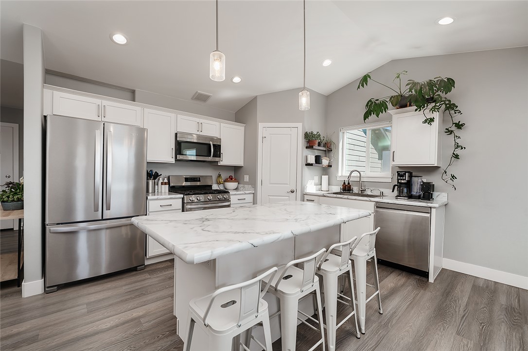 7008 Shiny Penny Way