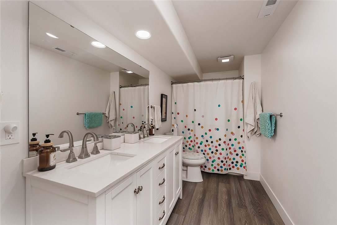 7008 Shiny Penny Way