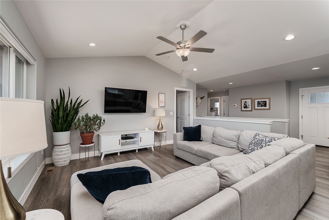 7008 Shiny Penny Way