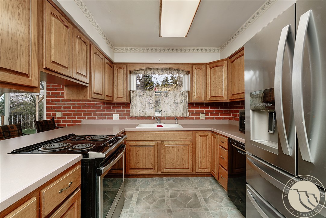 1337 Redwing Circle