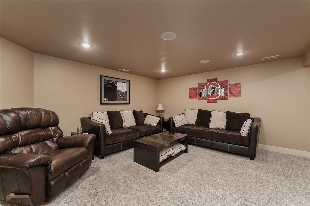 6185 Ironwood Drive