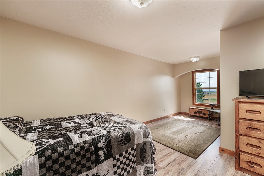 3706 Iroquois Trail