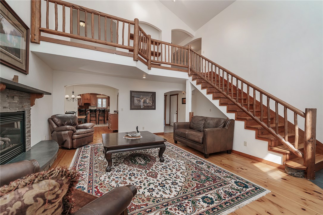 3706 Iroquois Trail