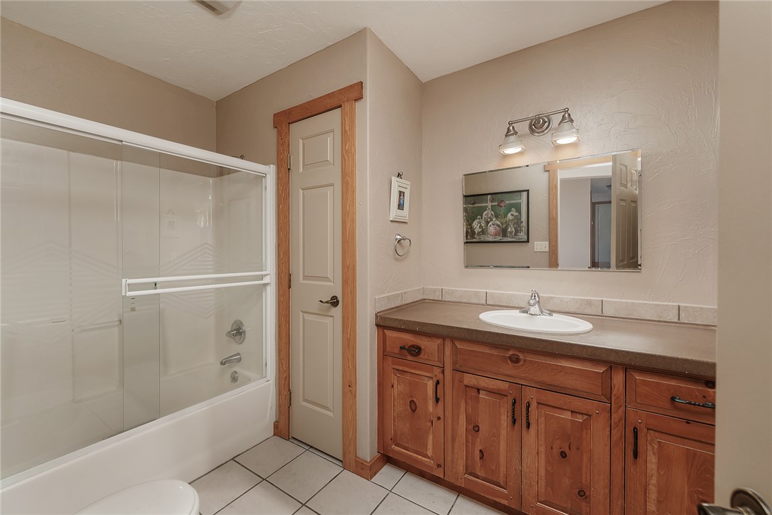 3706 Iroquois Trail