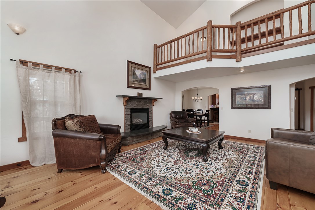3706 Iroquois Trail