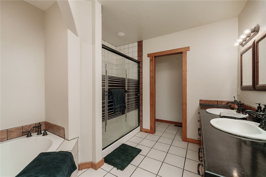 3706 Iroquois Trail