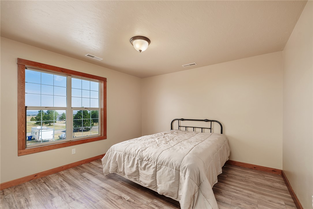 3706 Iroquois Trail