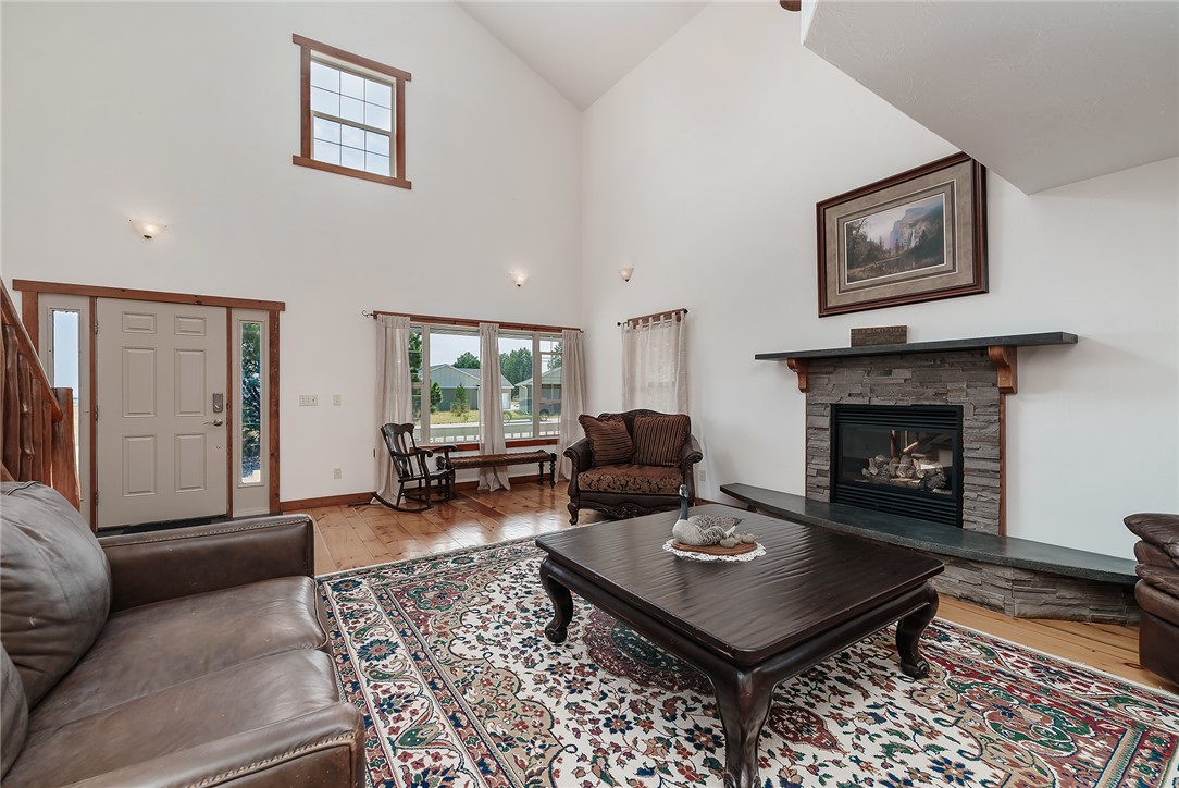 3706 Iroquois Trail