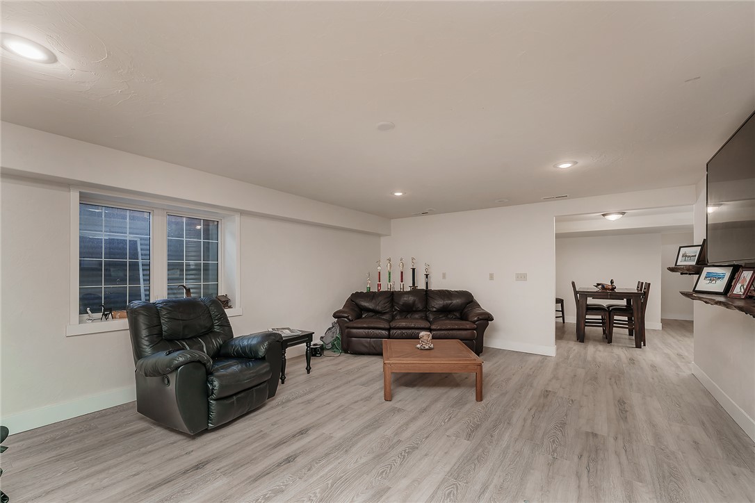 3706 Iroquois Trail