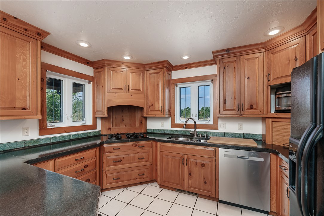 3706 Iroquois Trail