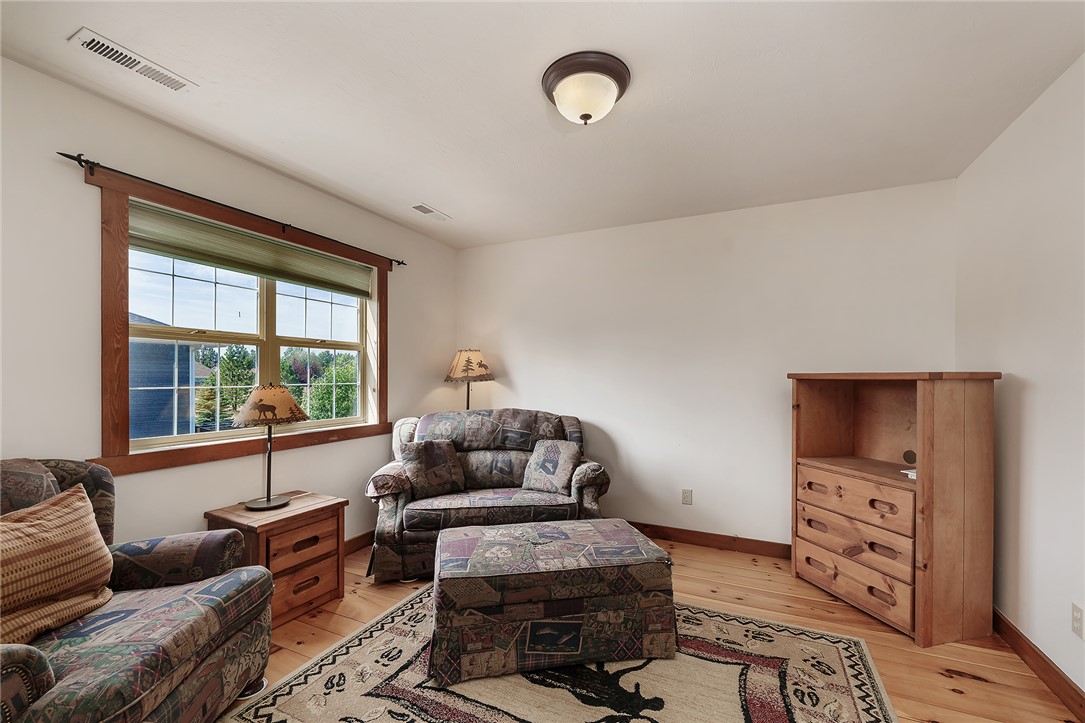 3706 Iroquois Trail