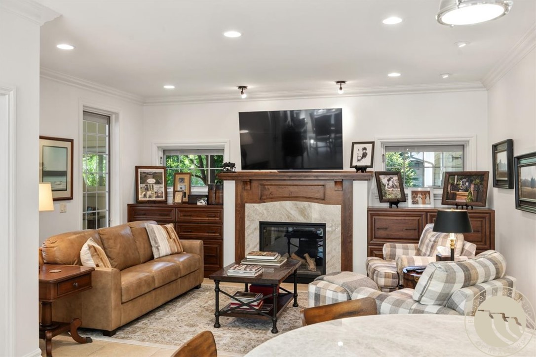 620 HIGHLAND PARK Drive